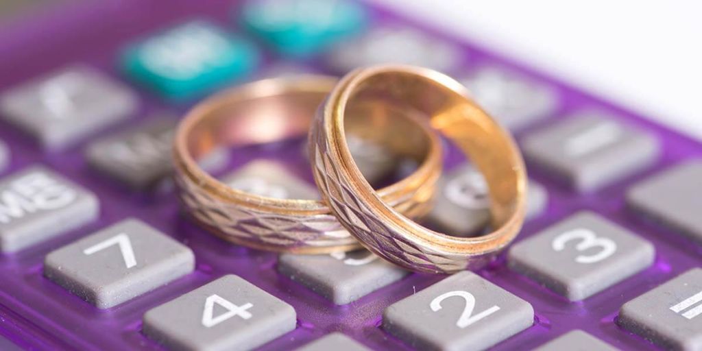 How to keep divorce lawyer fees in check 1024x512